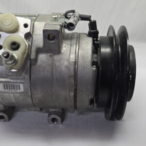 TOYOTA LAND CRUISER V/G 10S17C CLOSE MOUNT FRONT FITTING DRIVER SIDE COMPRESSOR